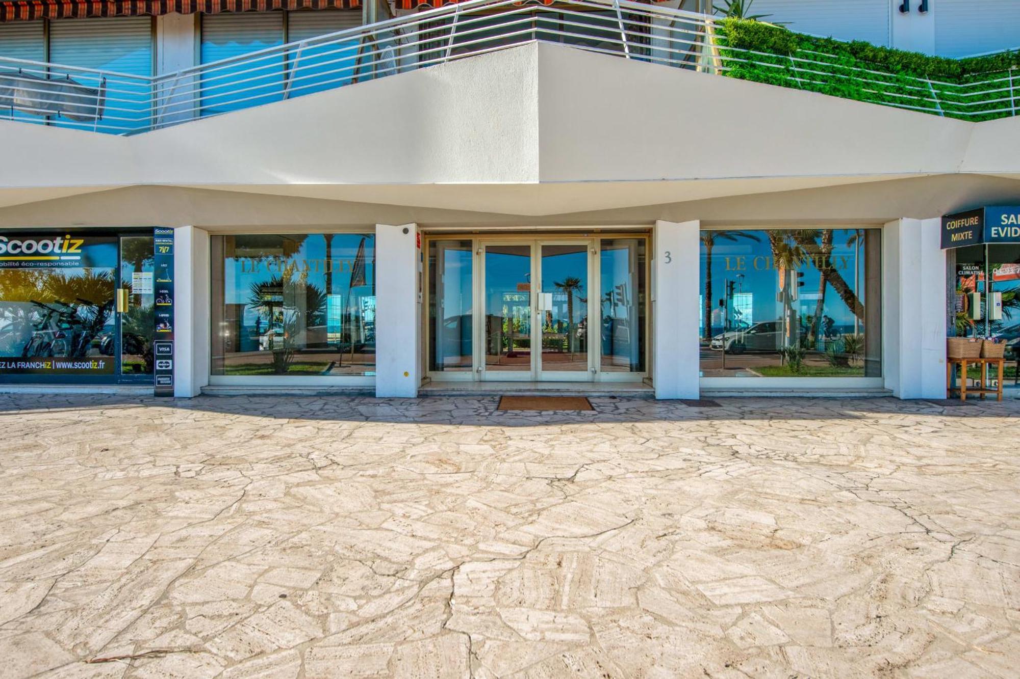 Le Balcon Sur La Baie - Welkeys Lägenhet Cagnes-sur-Mer Exteriör bild
